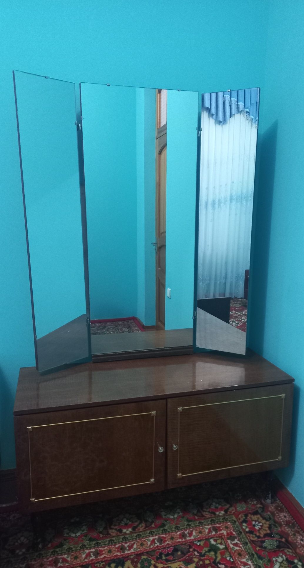Продаётса тримо и шкаф