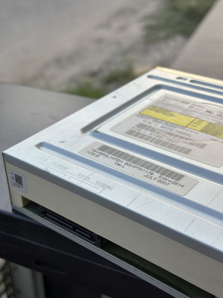 Дисковод SATA DVD RW