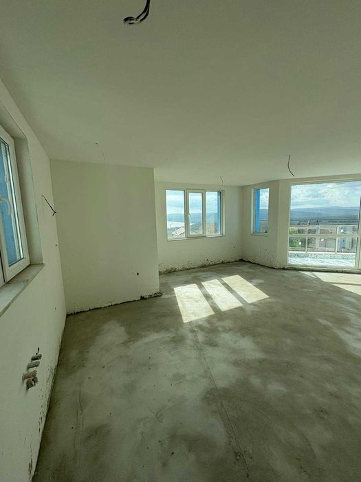 От строителя/двустаен апартамент/ 80 м²/ паркомясто в цената/гр. Бяла