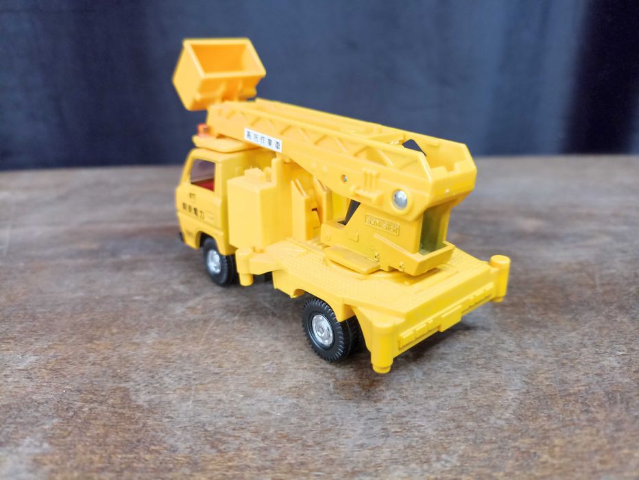 Macheta Tomica Dandy 1:43, Mitsubishi Canter