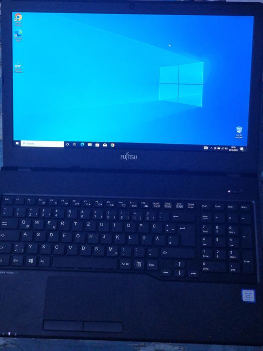 Laptop FujitsuSiemens i3 gen8