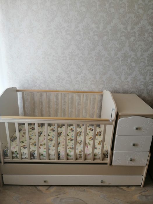 Продам детскую кроватку