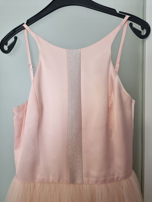 Нова официална рокля с етикет