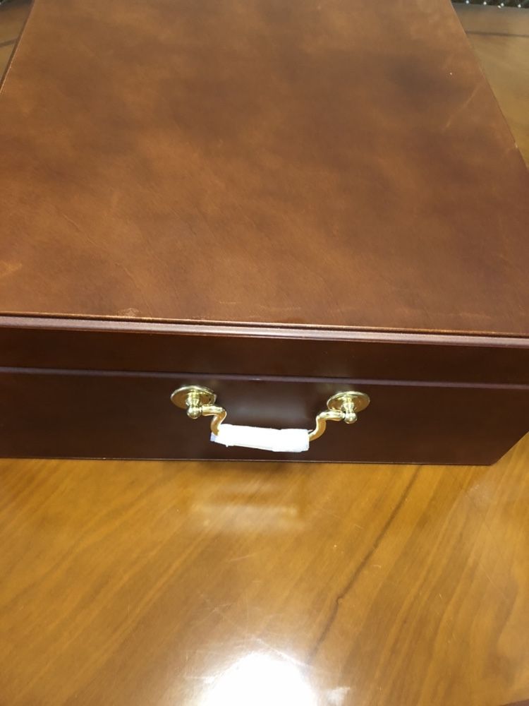 Продам деревянный чемодан Zepter (Цептер) с вкладышами для столовых пр