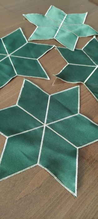 Сатенени подложки/ каренца* КОЛЕДНИ звезди* 4 броя