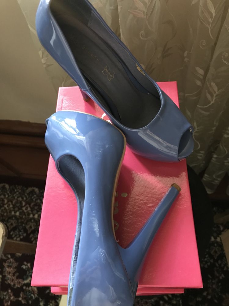 Туфли синие и розовые 35 размер