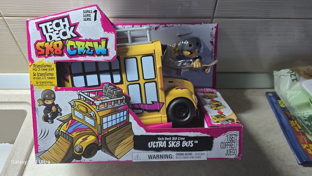 Set autobuz cu mini skateboard si figurina, Tech Deck SK8 Crew