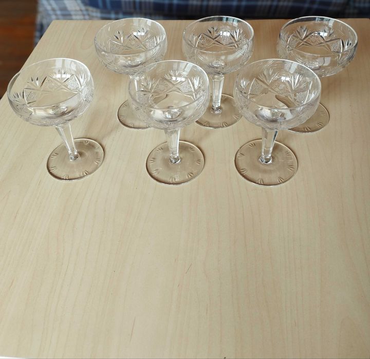 Продавам кристални чаши за шампанско; уиски