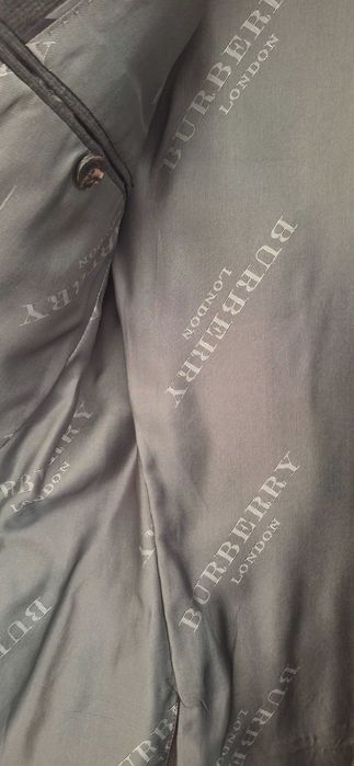 Мъжко сако Burberry,90% вълна ,10% коприна в перфекто състоание .