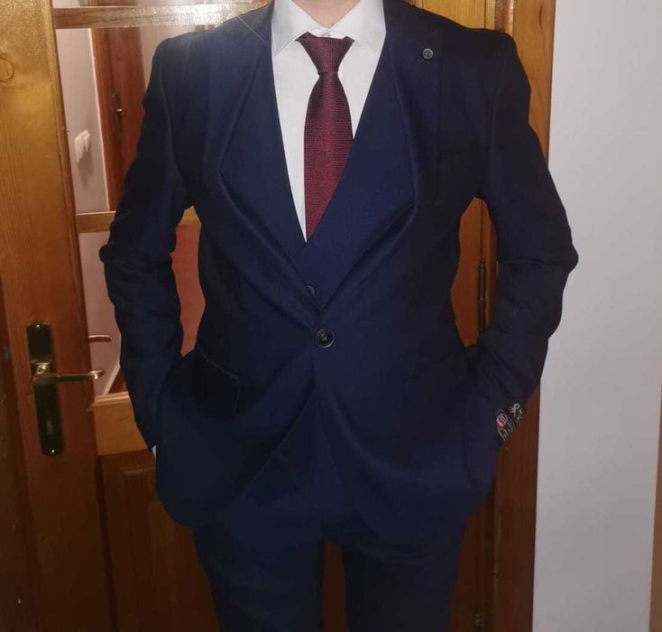 Costum baieti 15 ani marimea 46 bleumarin