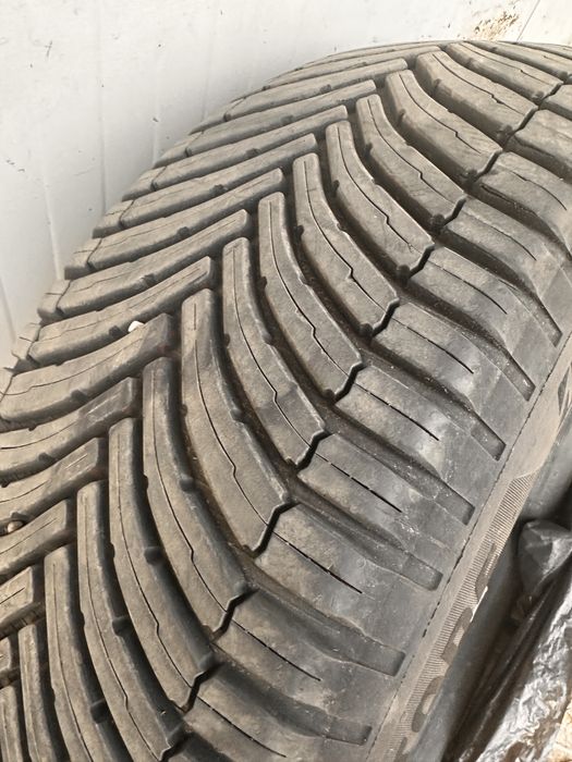 Vand 2 cauciucuri all seasons 225 65 17 an 3424