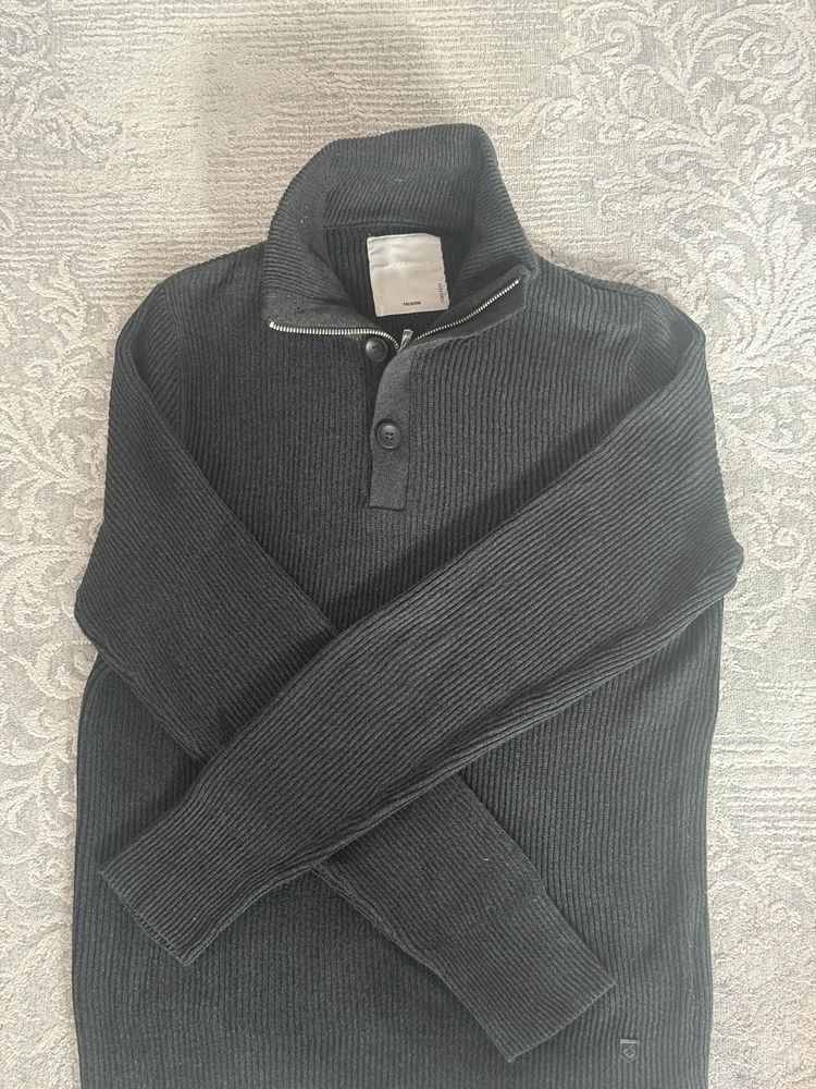 Нов пуловер Tommy Hilfiger