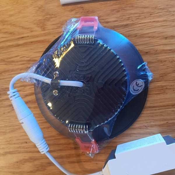 НОВ! Комплект от 2 ултратънки LED лунички за вграждане 7W