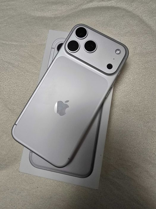 iPhone 17 pro max/256