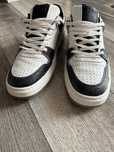 Adidasi guess Quele 12