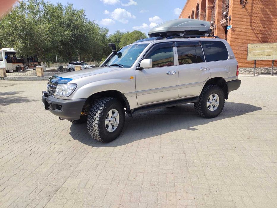 Продам автомобиль Toyota Land Cruiser 105