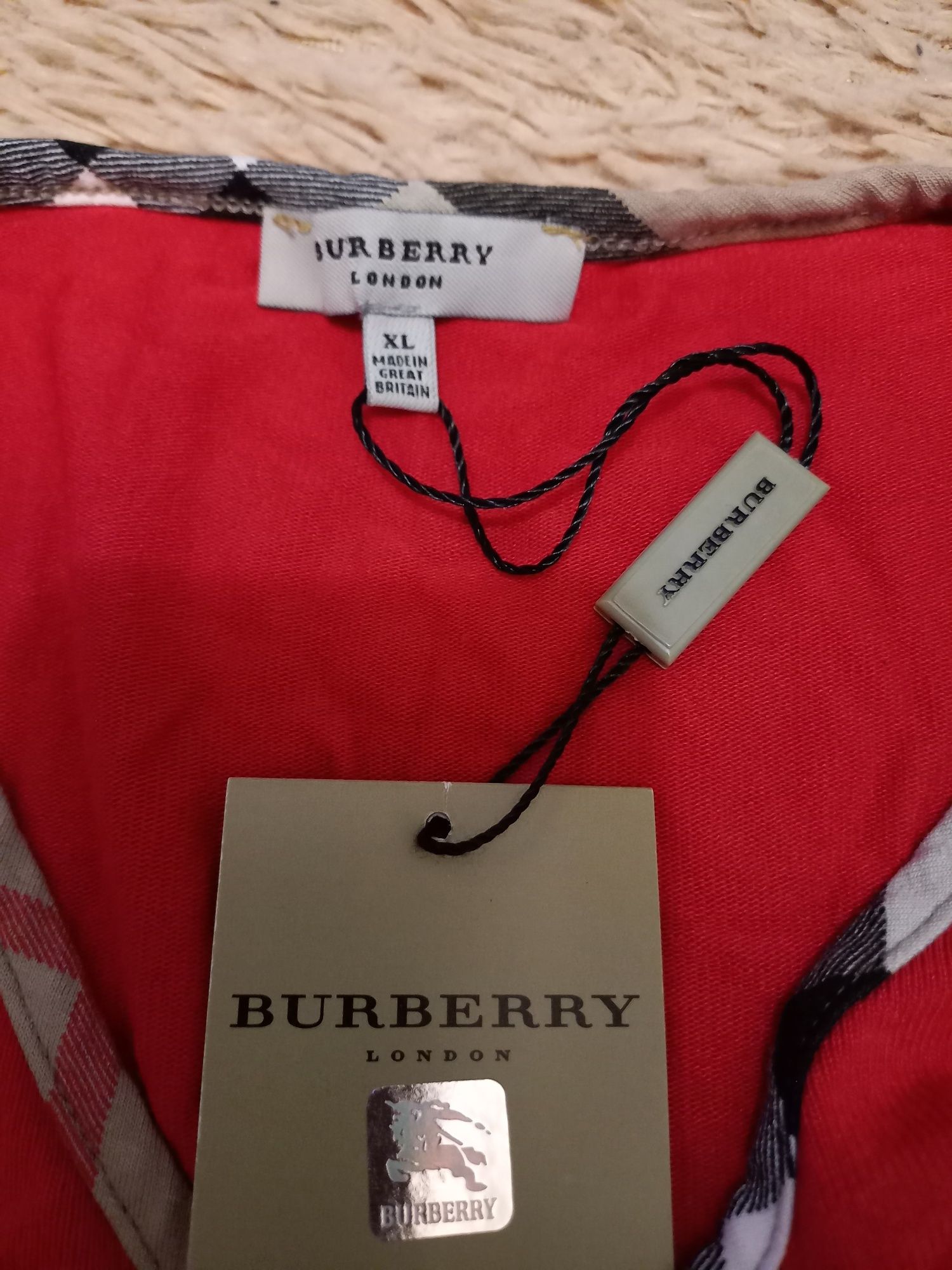 Кофточки брендвые. GUCCI и BURBERRY новые