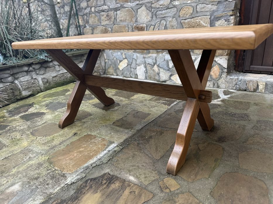 Масивна трапезна маса от дъб