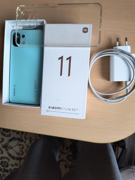 Vând xiaomi 11 lite5G Ne