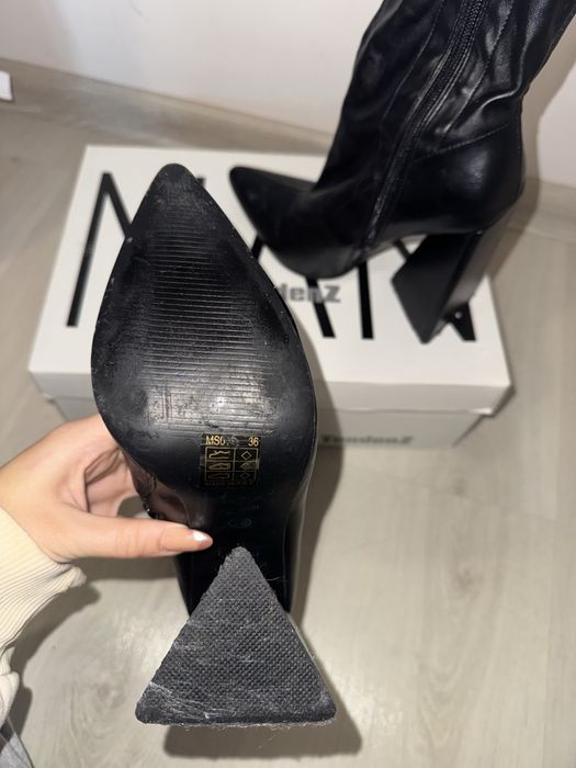 Остри боти с дебел ток