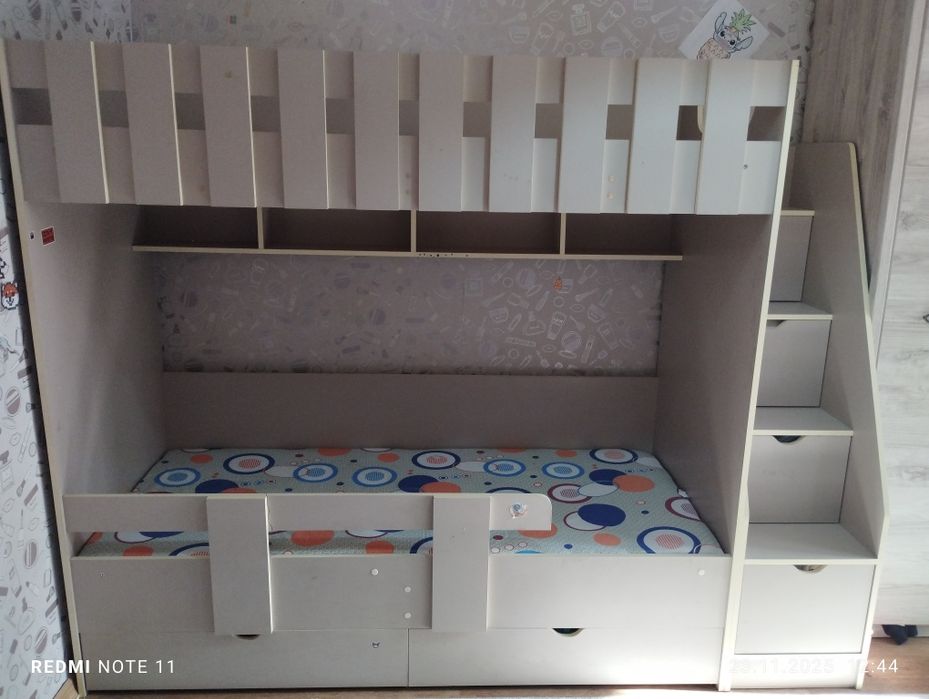 Двухъярусная кровать детская