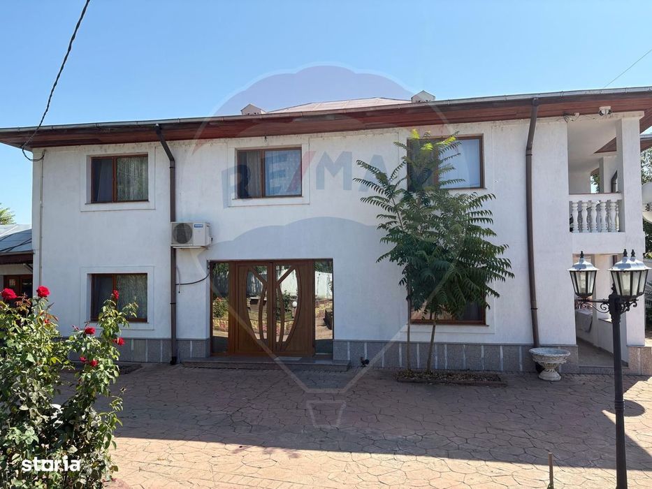 Casă cu 7 camere de vânzare in apropiere de Focsani