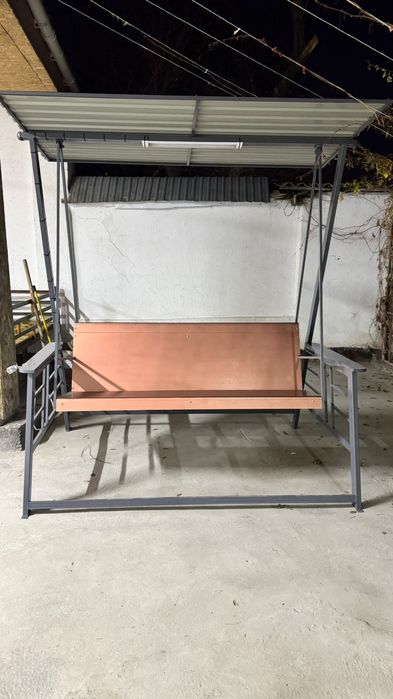 Хайтек стильде качеля сатылады