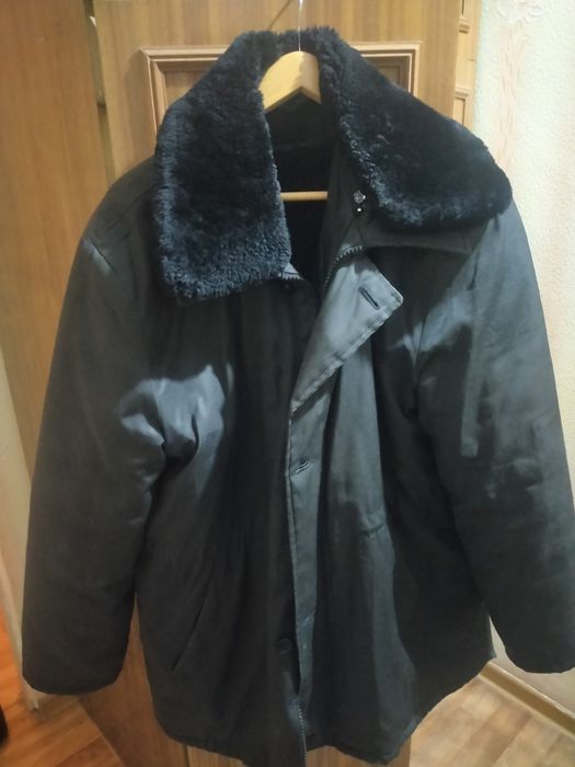 Бушлат утеплённый чёрного цвета идеально подходит для охранников