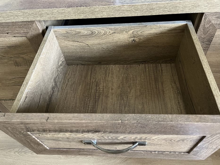 Шкафове и плот комплект в перфектно състояние без забележки