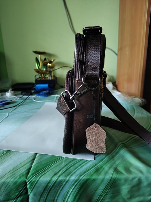 Мъжка чанта през рамо от естествена кожа