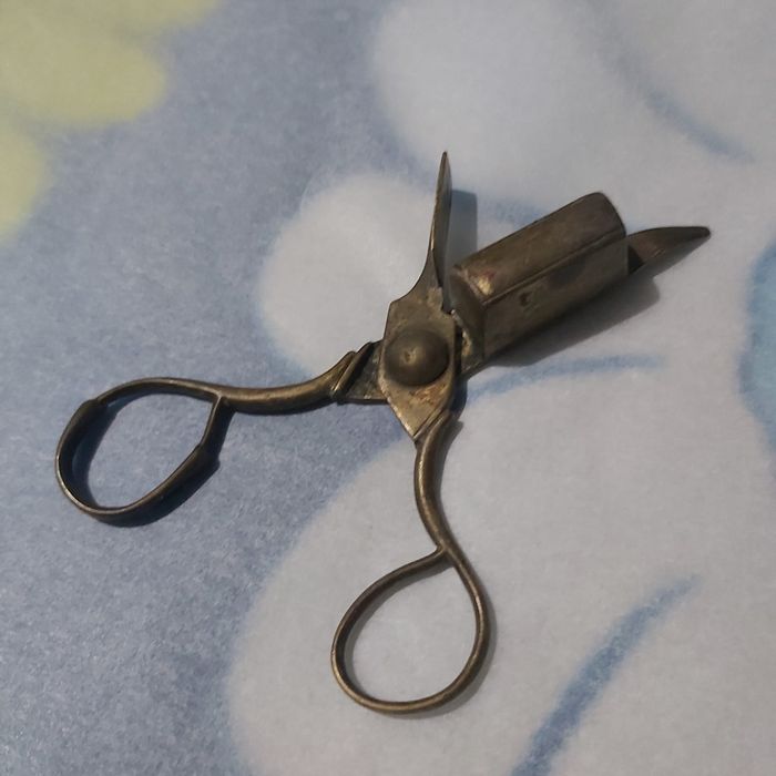 Vând foarfecă lumânări bronz