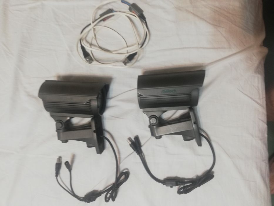 Camere supraveghere exterior asrock 2buc