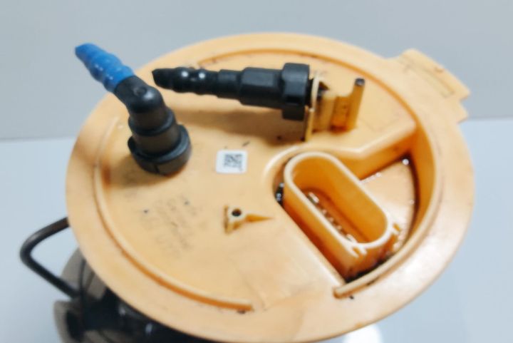 Pompa combustibil 3C0919050AA Volkswagen VW Passat B6