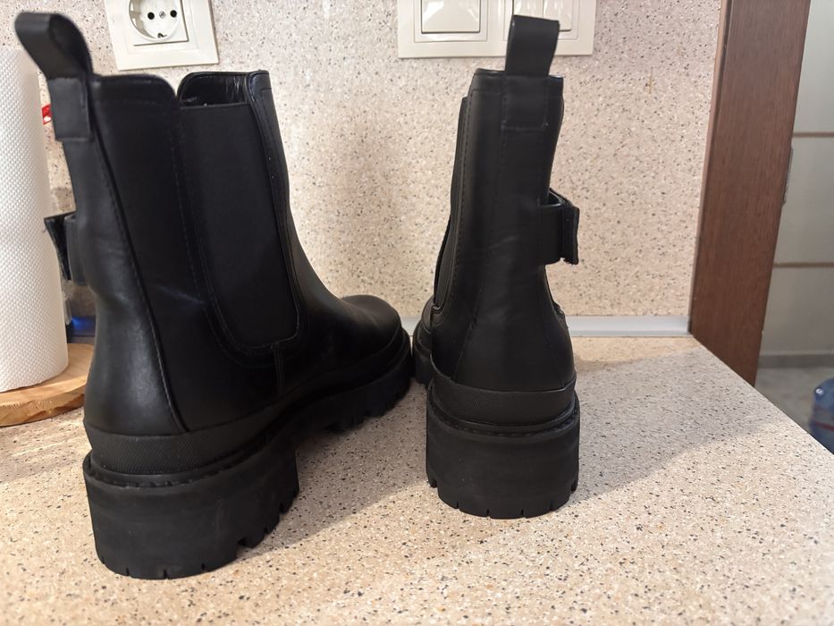 Оригинални Боти Guess