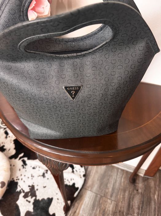 Guess нова чанта бес етикет