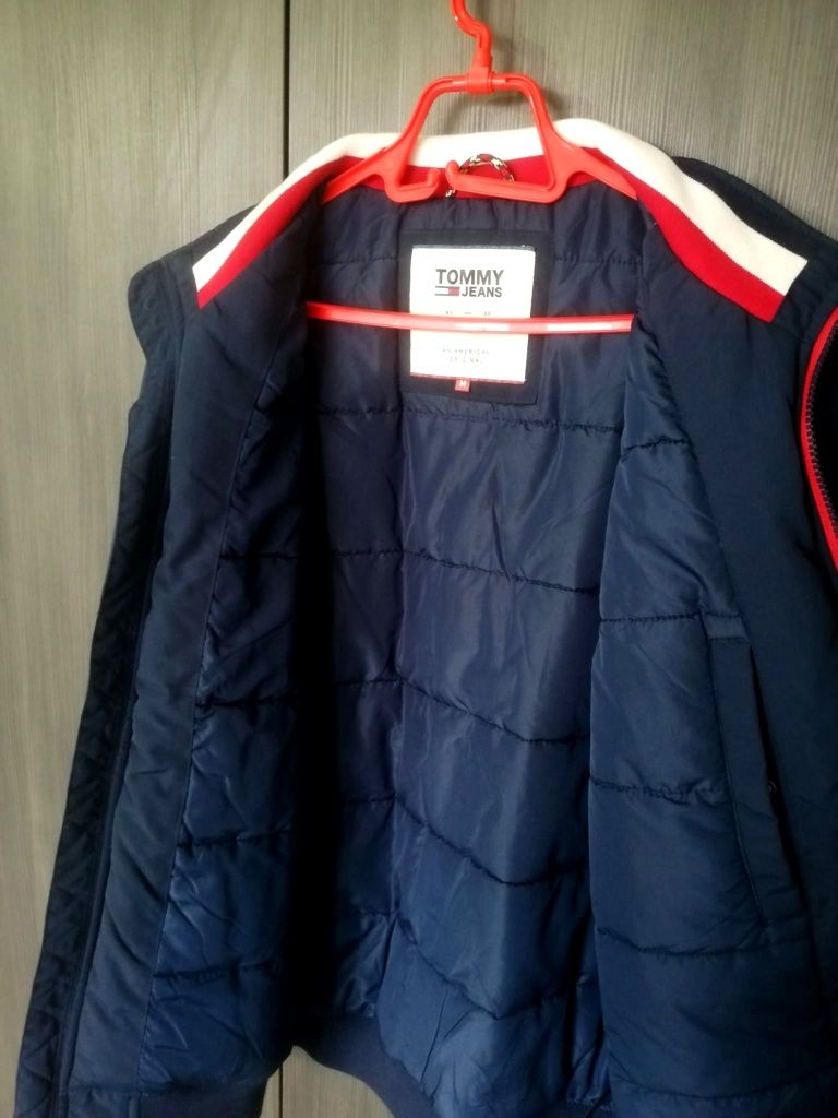 Яке Tommy Hilfiger без забележки