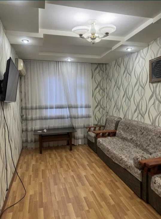 Квартира На Ойбеке 2 комнатная 3 этаж Шох Мед Центр Отдельный Вход