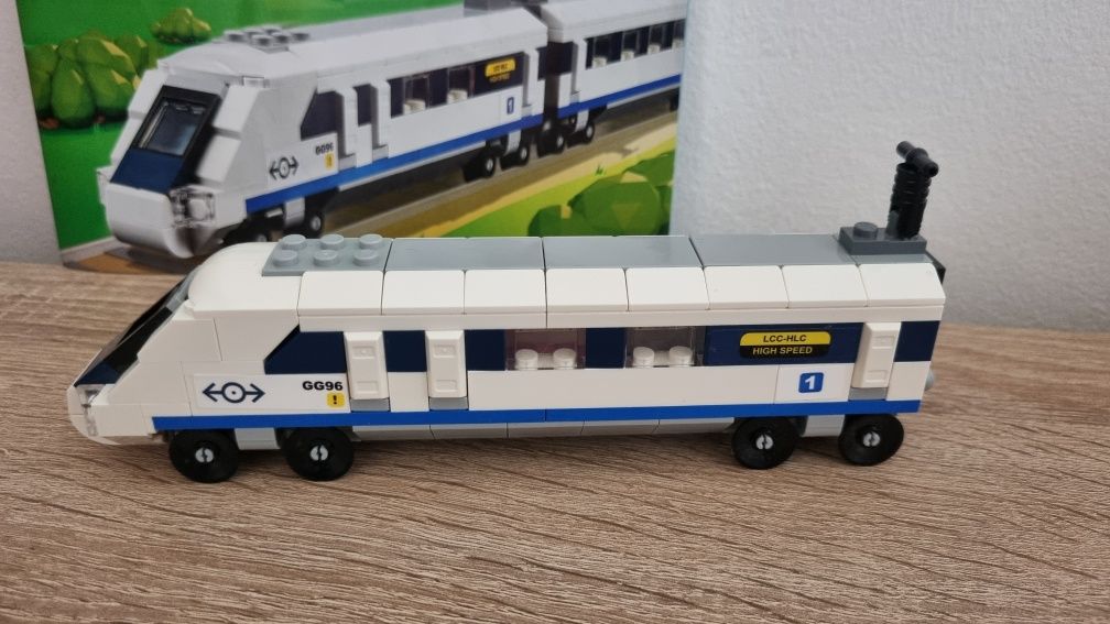 Lego tren de mare viteza si lego autobuz londonez(7+)