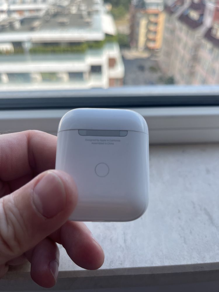 Оригинални Apple AirPods (A1938), с кутийка за зареждане