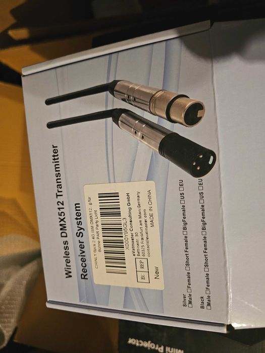 Wireleess DMX 512 System Chinly 6 bucati: 1 transmiter 5 recivere