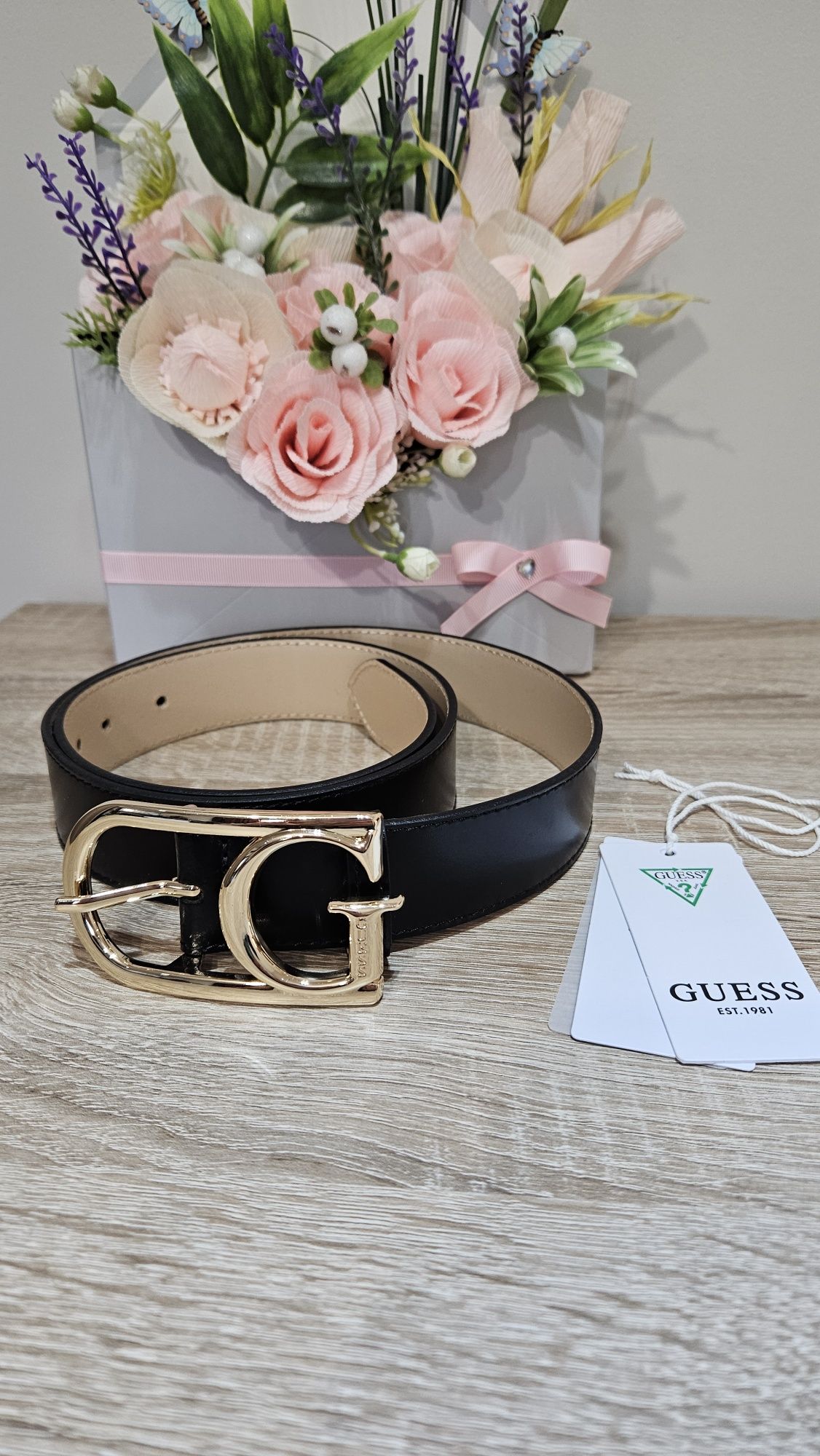 Дамски колан Guess