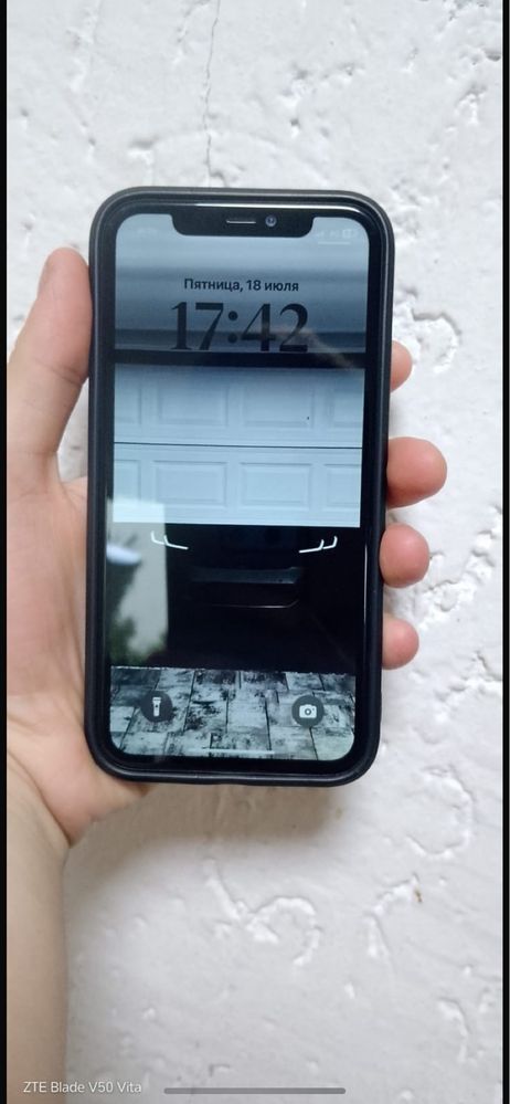 Продам айфон 11