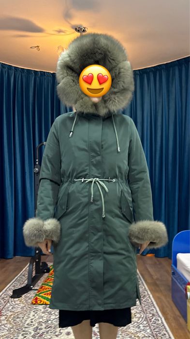 Продается парка натуральный мех 44 размер