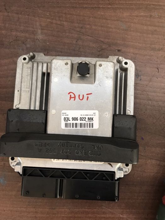 Calculator motor ecu audi a4 b8 audi a5 2.0tdi automat 03L906022MK