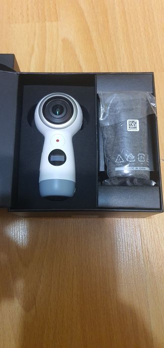 Samsung Gear camrra 360⁰ SM R210