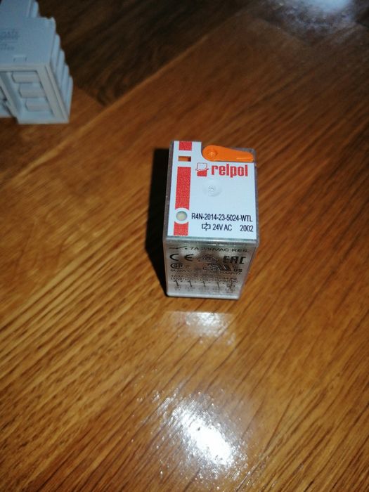 RELPOL Releu R4N 2014 23 5024 WTL + priza releu R4 GZT4