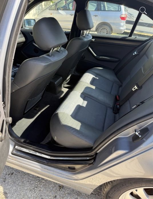 BMW 320 2.0i, Седан