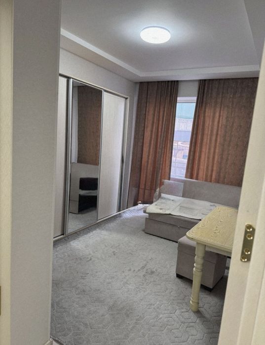 Квартира продается 4/2/14 на жк Zarafshon city