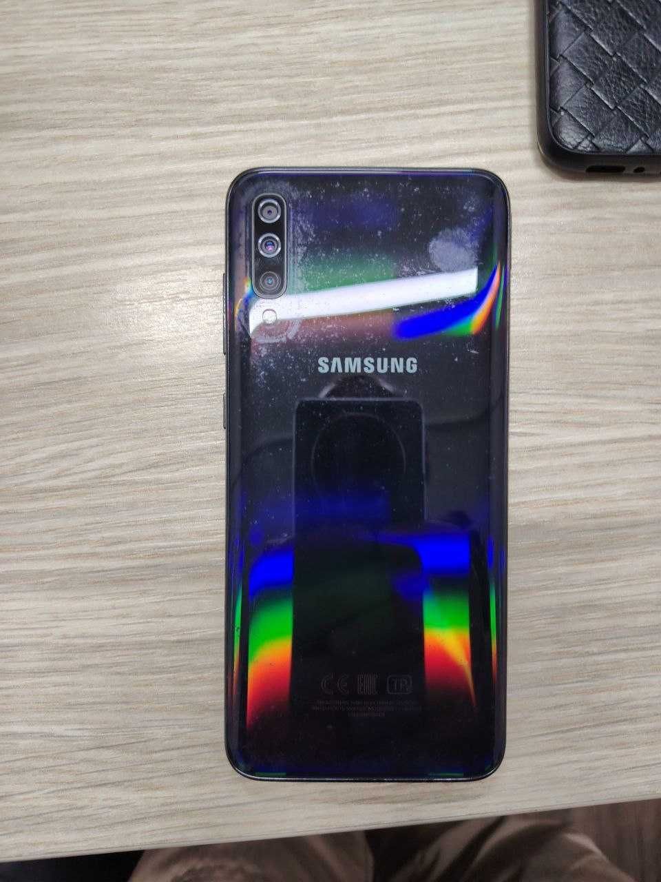 Продам Samsung A70