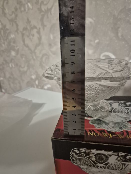 Продам стеклянные вазы